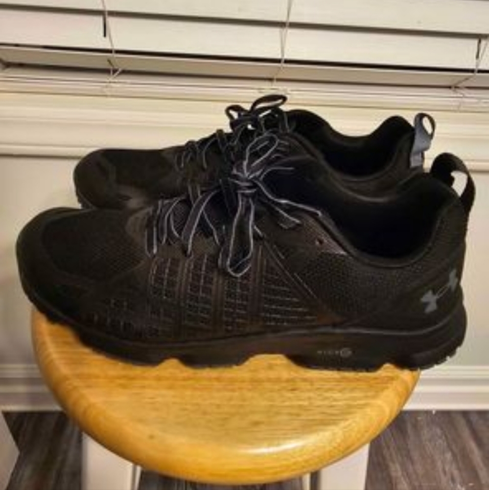 Under Armour MicroG 9.5 women's shoes